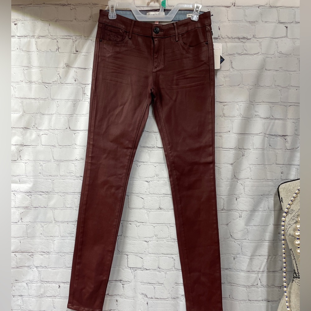Habitual coated denim leather look nwt Alice skinny wine size 28 pants
